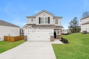 150 Woodland Wy in Pell City, AL - Building Photo