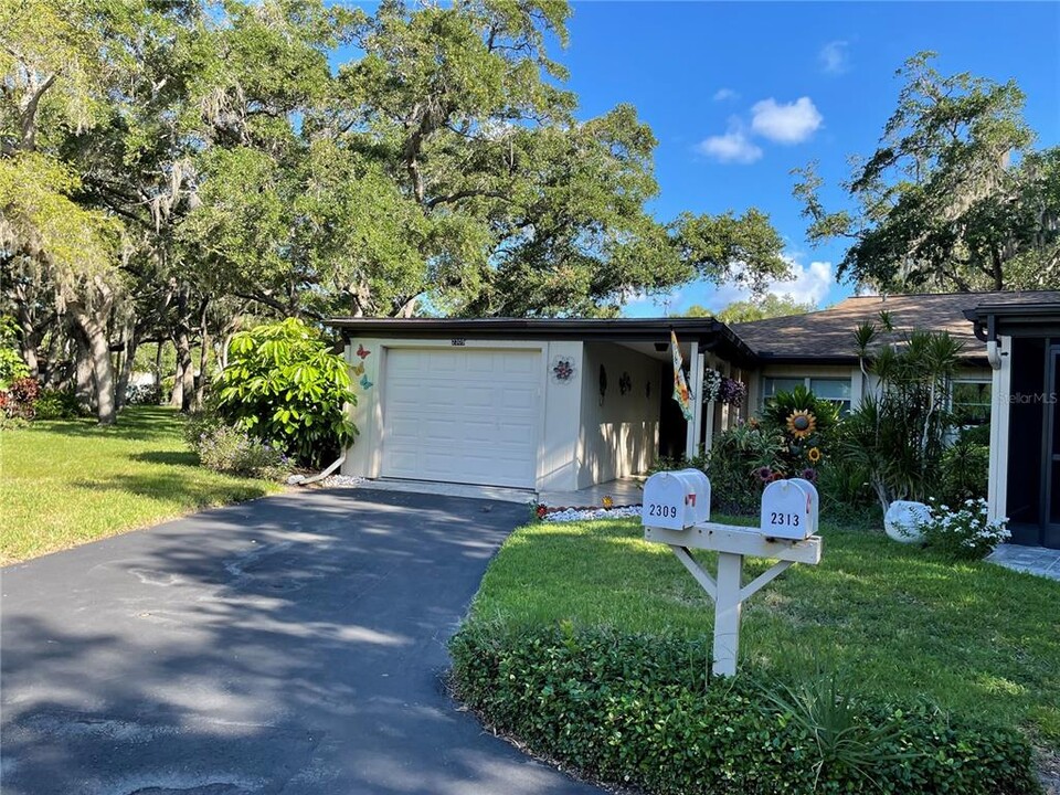 2309 Lark Ln in Sarasota, FL - Building Photo