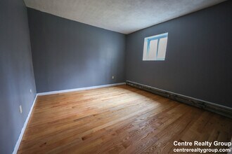 35 Westgate Rd, Unit 4 in Boston College, MA - Foto de edificio - Building Photo