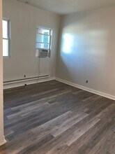 526 E 8th Ave in Munhall, PA - Building Photo - Building Photo