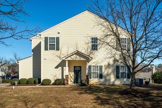 201 Cline Falls Dr in Holly Springs, NC - Foto de edificio - Building Photo