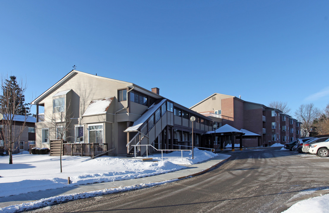 Forestree Place in Clarington, ON - Building Photo