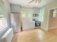 271 Woodbury Rd, Unit 2R in Huntington, NY - Building Photo - Building Photo