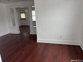 1821 E Main St in Waterbury, CT - Building Photo - Building Photo