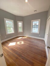 32 Putnam Ave, Unit 2 in Cambridge, MA - Building Photo - Building Photo