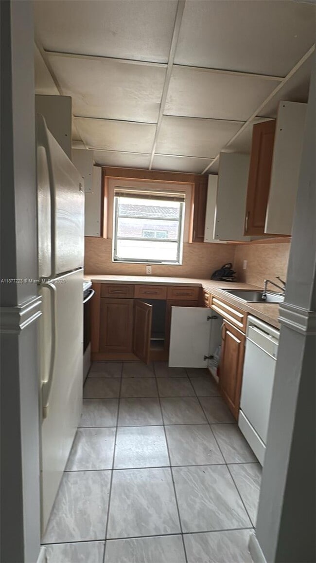 1501 NE 34th Ct in Oakland Park, FL - Building Photo - Building Photo