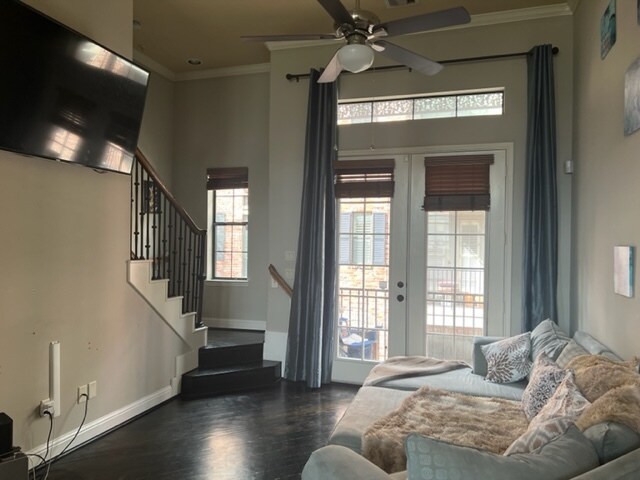 property at 2352 Camden Dr