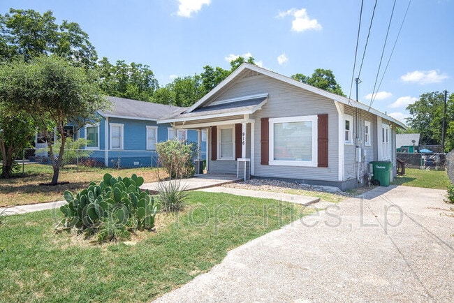916 Iowa St in San Antonio, TX - Building Photo - Building Photo