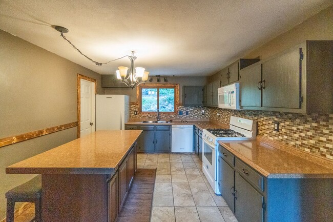 property at 1407 W Spring Ln