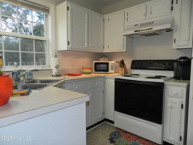 118 S Woodlawn Ave in Greenville, NC - Building Photo - Building Photo