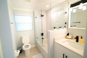 1813 E Humphrey St in Tampa, FL - Building Photo - Building Photo