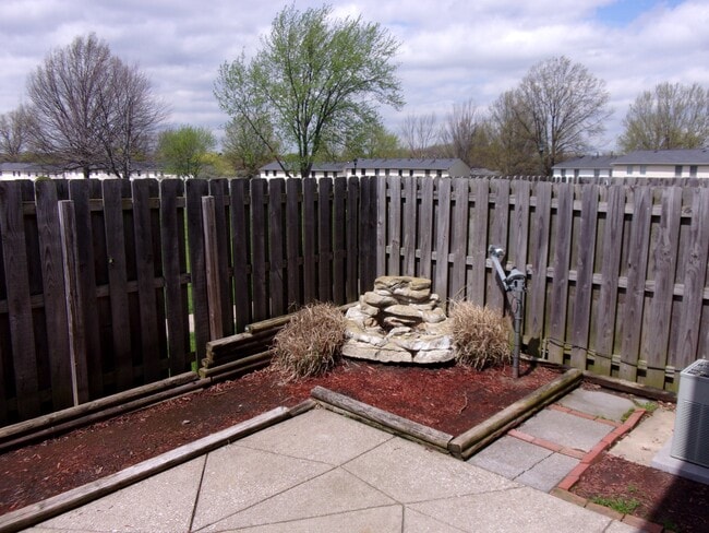 4630 Cox Dr in Stow, OH - Building Photo - Building Photo