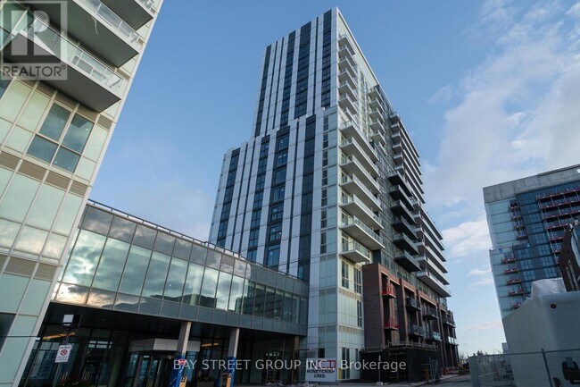 10 Honeycrisp Cres in Vaughan, ON - Building Photo - Building Photo