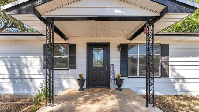 206 5th St in Burnet, TX - Building Photo - Building Photo