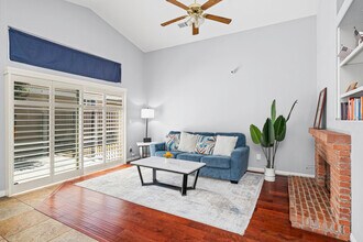 5001 Rogue Water Ct in Bakersfield, CA - Foto de edificio - Building Photo