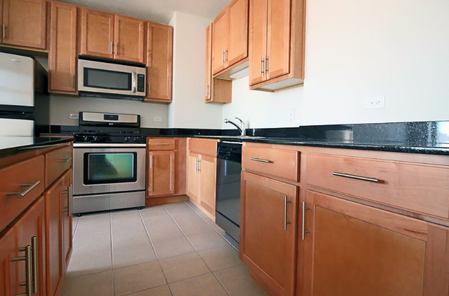 property at 545 W Kinzie St