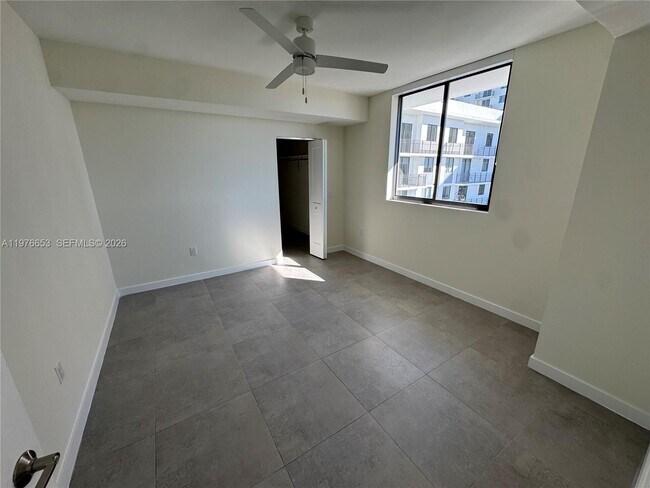 property at 16395 Biscayne Blvd