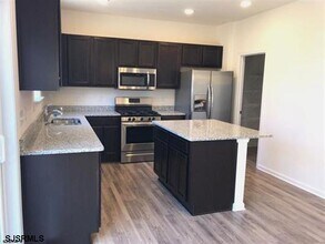 2 Misty Lake Ct in Egg Harbor Township, NJ - Building Photo - Building Photo