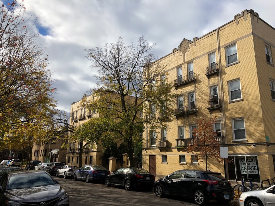 6540 N Lakewood Ave, Unit S in Chicago, IL - Building Photo