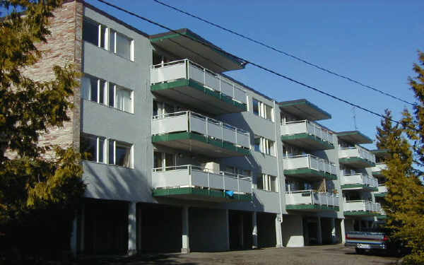 Mercer Manor in Mercer Island, WA - Building Photo