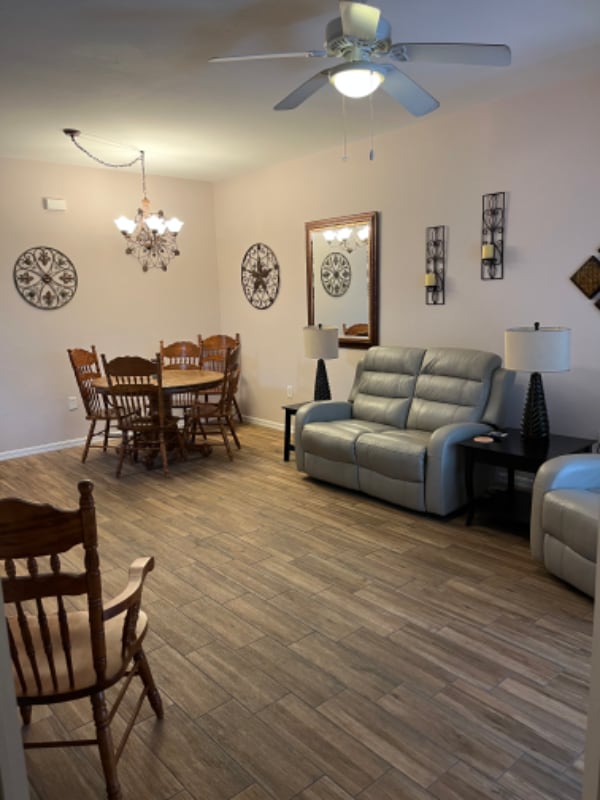 15433 Bellamar Cir, Unit 1015 in Ft. Myers, FL - Foto de edificio - Building Photo