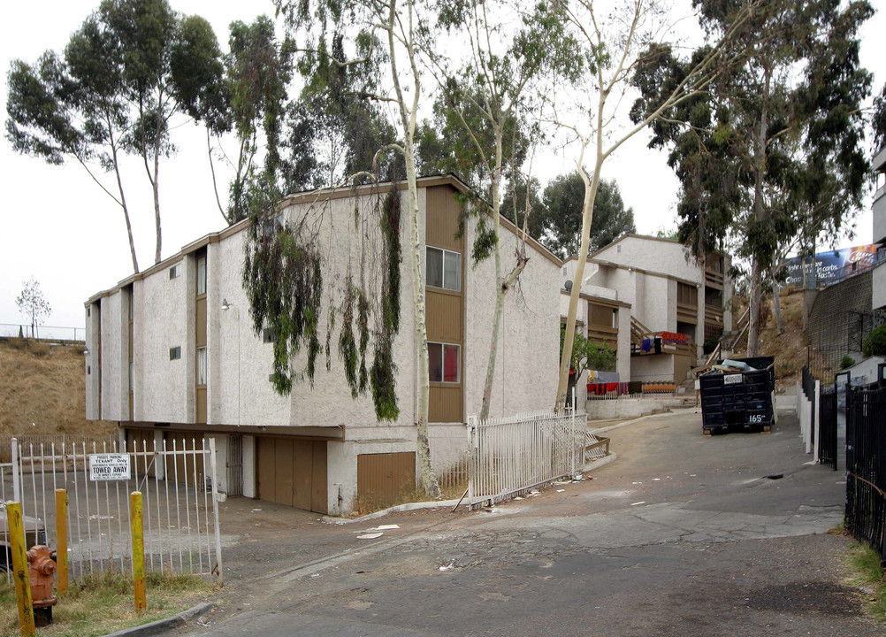 4013-4015 Oakcrest Dr in San Diego, CA - Building Photo