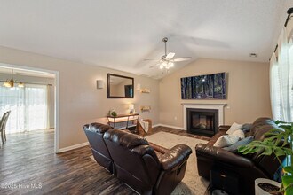 401 Bret Ct in Jacksonville, NC - Building Photo - Building Photo
