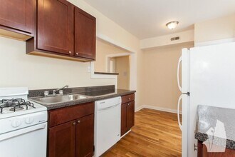 1424 W Byron St, Unit #1 in Chicago, IL - Foto de edificio - Building Photo