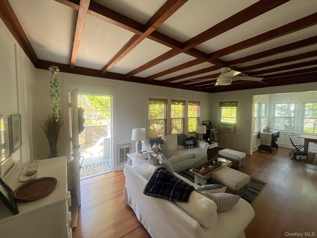 22 Crescent Ave in Ocean Beach, NY - Building Photo - Building Photo