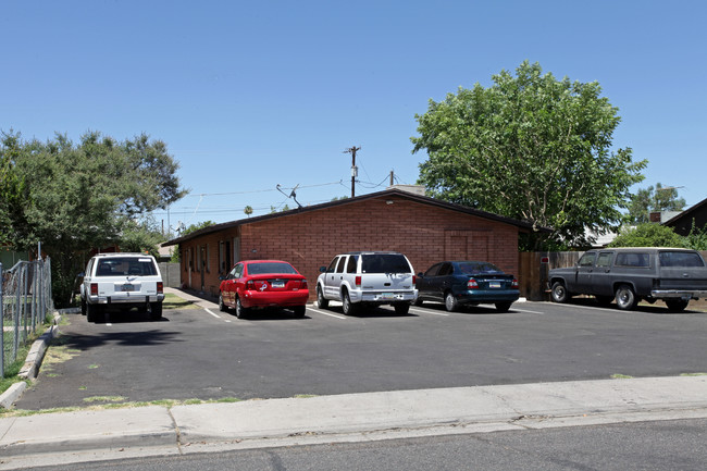 104-106 S Lazona Dr in Mesa, AZ - Building Photo - Building Photo