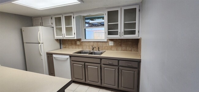 property at 2527 Meandering Trail