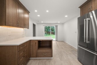 6 E Regina Ave in Spokane, WA - Building Photo - Building Photo