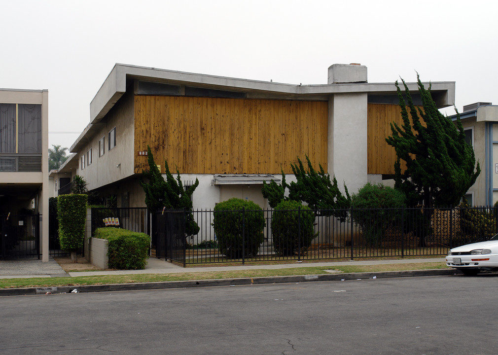 710 Fir Ave in Inglewood, CA - Building Photo