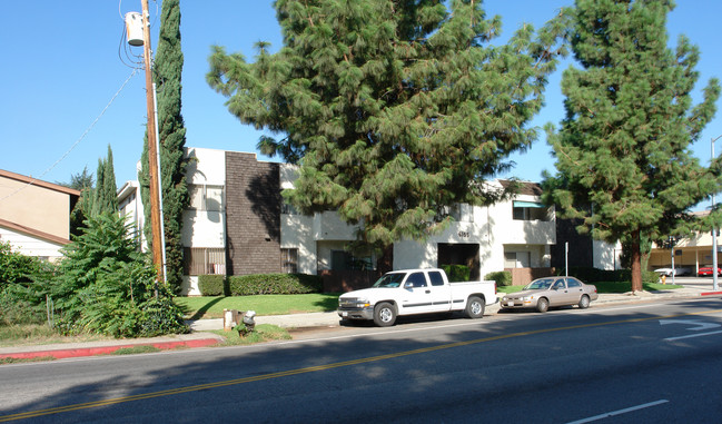 6155 Fulton Ave in Van Nuys, CA - Building Photo - Building Photo