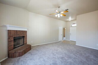 1606 Prickly Pear St in Lockhart, TX - Building Photo - Building Photo