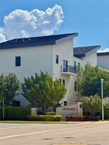 10455 NW 82nd St in Doral, FL - Building Photo