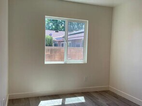 1078 Washington Ave in Pomona, CA - Building Photo - Building Photo