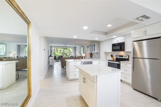 285 Naples Cove Dr in Naples, FL - Building Photo - Building Photo