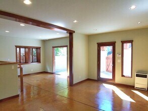 6121 Ruthland Rd in Oakland, CA - Building Photo - Building Photo