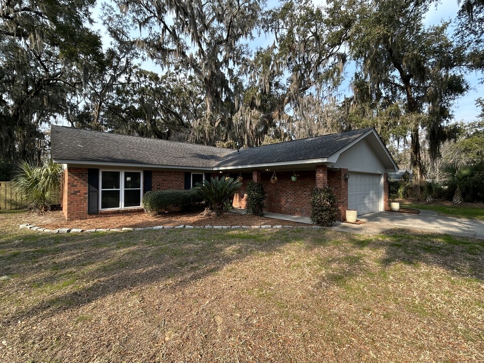 1703 Walthour Rd in Savannah, GA - Building Photo