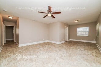 3704 N Clearfield Ave in Tampa, FL - Foto de edificio - Building Photo