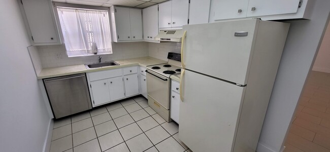 7747 SW 86th St, Unit D 304 in Miami, FL - Foto de edificio - Building Photo