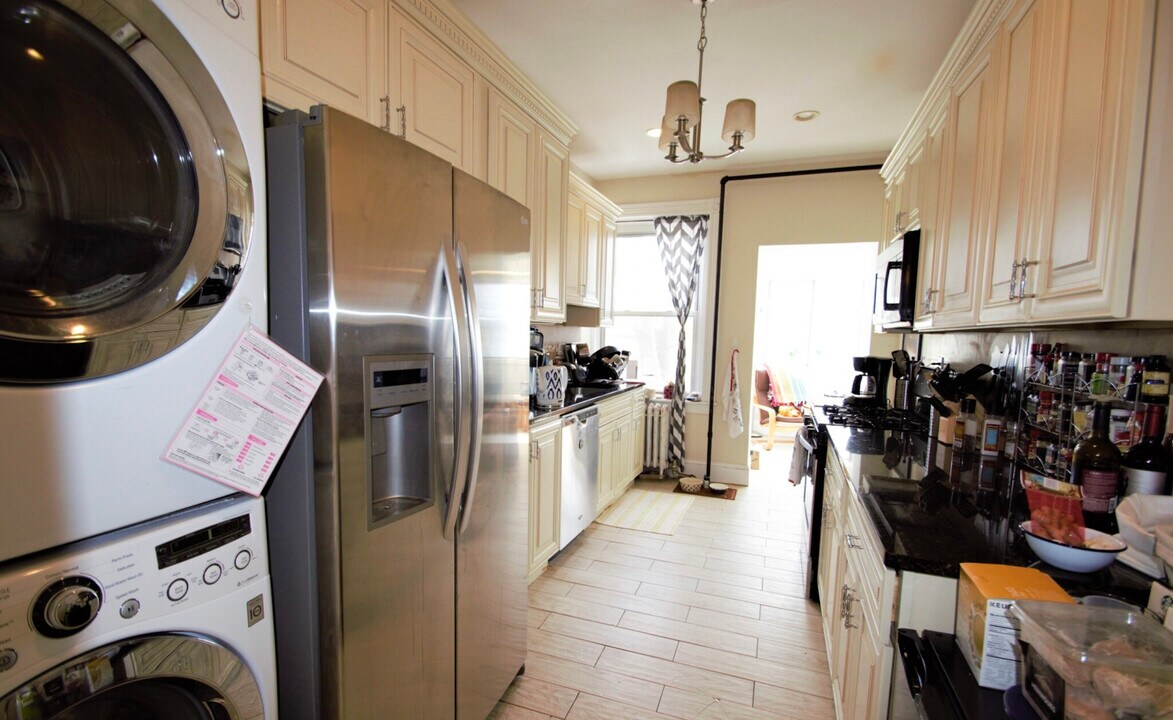 11 Babcock St, Unit 2 in Brookline, MA - Building Photo