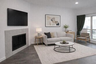 9600 Royal Ln in Dallas, TX - Foto de edificio - Building Photo