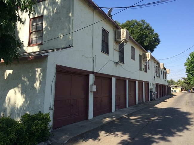 2200 24th St in Bakersfield, CA - Building Photo - Building Photo