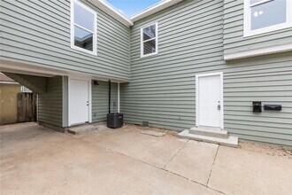 702 E Main St in Brenham, TX - Building Photo - Building Photo