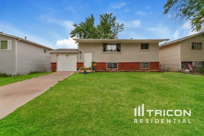 property at 1808 River Dr