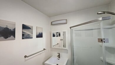 6241 Bellaire Ave, Unit 6241 Bellaire ave. in North Hollywood, CA - Building Photo - Building Photo