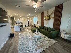 5608 Madden Ln in Houston, TX - Building Photo - Building Photo