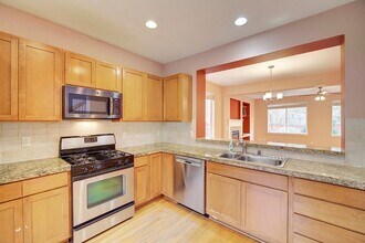 8224 233rd Pl NE in Redmond, WA - Building Photo - Building Photo